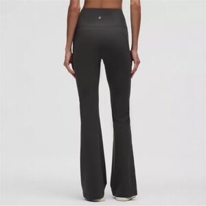 Lululemon Groove Super-High-Rise Flared Pant Nulu •Graphite Grey🩶